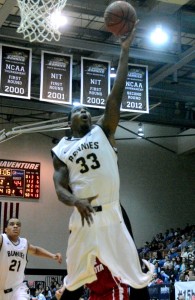 Simmons finishing at the rim. (Photo by Daulton Sherwin)