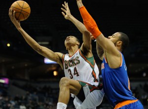 Antetokounmpo (34) takes it to Chandler (6). (Photo: Benny Sieu-USA TODAY Sports)