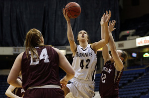 Katie Healy and the Bonnies are 1-0 in the A-10. (Photo by Geoff Burke-USA TODAY Sports)