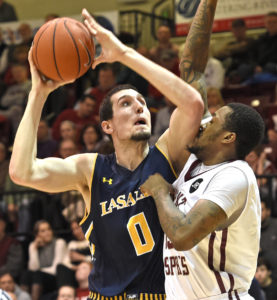 Zack (0) registered a double-double for La Salle.  (Photo by Eric Hartline-USA TODAY Sports)