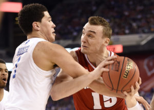 Dekker (15) scored six of his 16 during a late rally. (Photo: Bob Donnan-USA TODAY Sports)