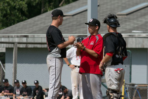 Bell (middle) was named 2015 NYCBL Manager of the Year. (Photo by SUE KANE @skane51)