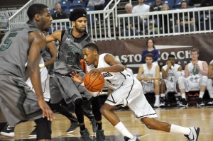 Kahron Ross collected 16 points, eight assists and two steals. (Photo: Justin Lafleur/Lehigh Athletics)