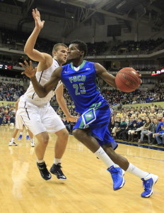 Marc-Eddy Norelia (25) leads FGCU with 17.2 ppg. (Photo: Charles LeClaire-USA TODAY Sports)
