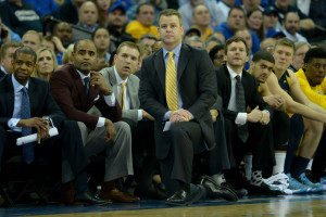 Steve Wojciechowski (kneeling) and Marquette will participate in the third annual Veteran's Day Classic. (Photo: Steven Branscombe-USA TODAY Sports)