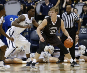 Tim Kempton (32) ties former Lehigh star C.J. McCollum, who earned six player of the week awards in 2010-11 and 2011-12, and former Bucknell star Mike Muscala, who earned six player of the week awards in 2012-13.  (Photo: Frank Victores-USA TODAY Sports)