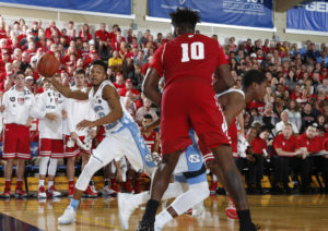 North Carolina Tar Heels guard Nate Britt (0) comes up with a loose ball against Wisconsin Badgers forward Nigel Hayes (10) in the Championship Game of the Maui Jim Maui Invitational at the Lahaina Civic Center. (Photo: Brian Spurlock-USA TODAY Sports)
