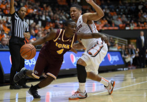 Schadrac Casimir (4) scored a game-high 27 points for the Gaels after he went 9-for-12 from the field, with seven of those baskets coming from 3-point land. (Photo: Godofredo Vasquez-USA TODAY Sports)