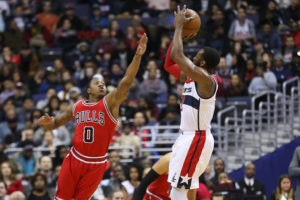 John Wall (2) shoots  Isaiah Canaan (0) in the fourth quarter at Verizon Center. The Wizards won 101-99. (Photo: Geoff Burke-USA TODAY Sports)