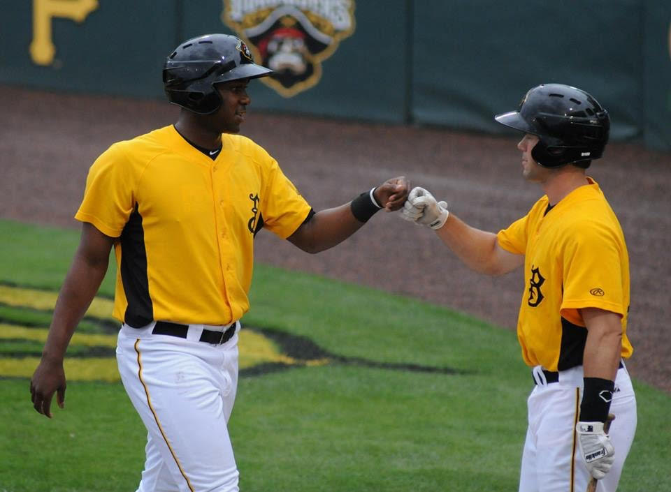 Josh Bell makes early exit in Home Run Derby