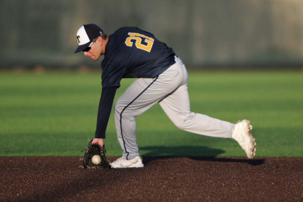 Smashburger Monday Baseball and Softball Wrap Dailor leads Honeoye