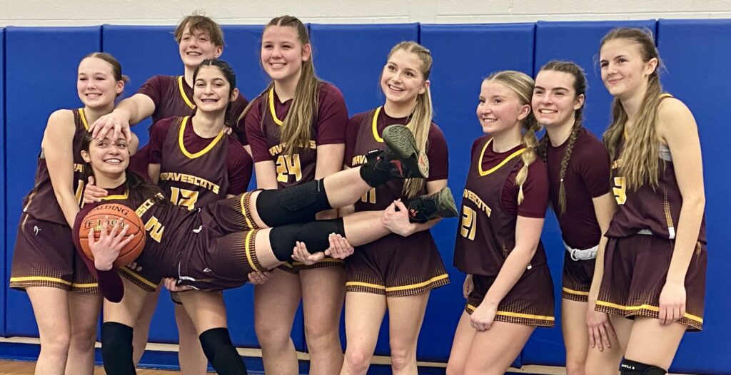 Kendall Parker sets all-time scoring record at Dundee - Pickin' Splinters