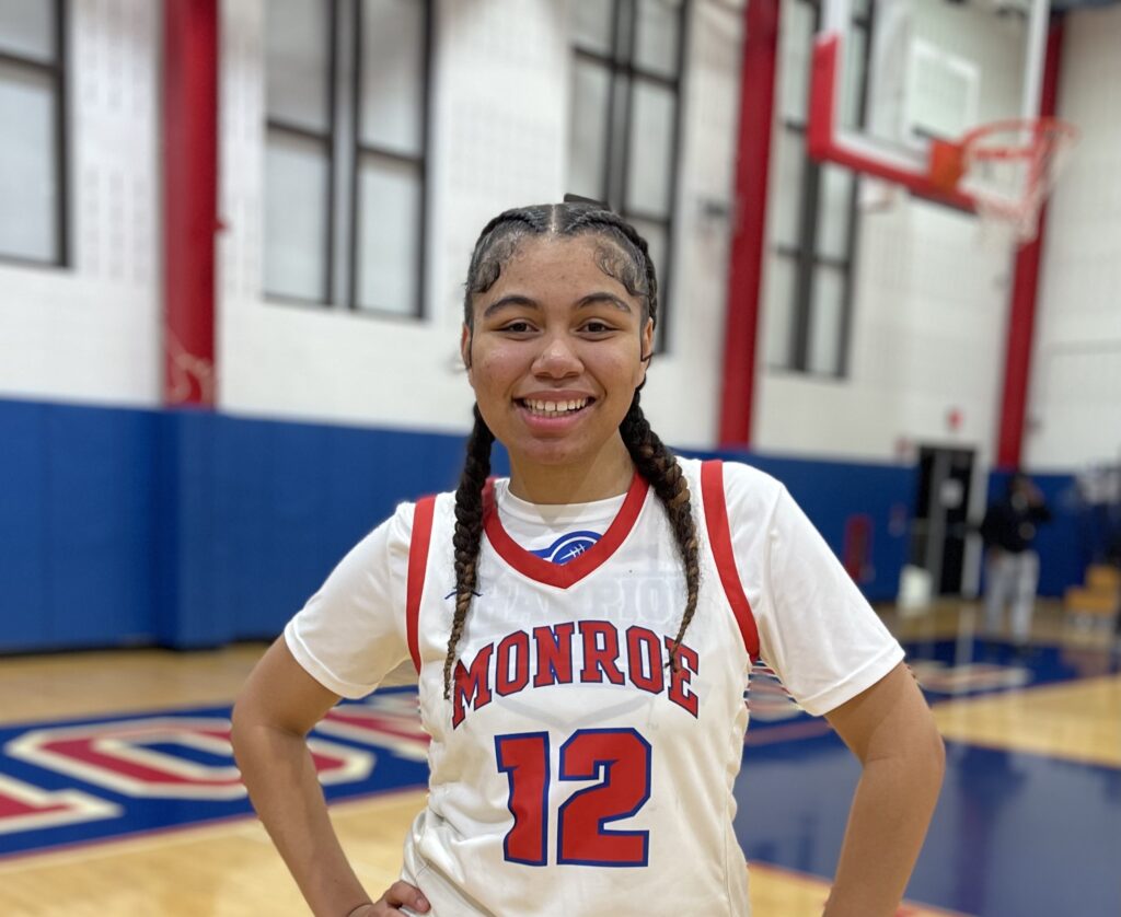 Monroe Wins Third Straight Game Pickin Splinters