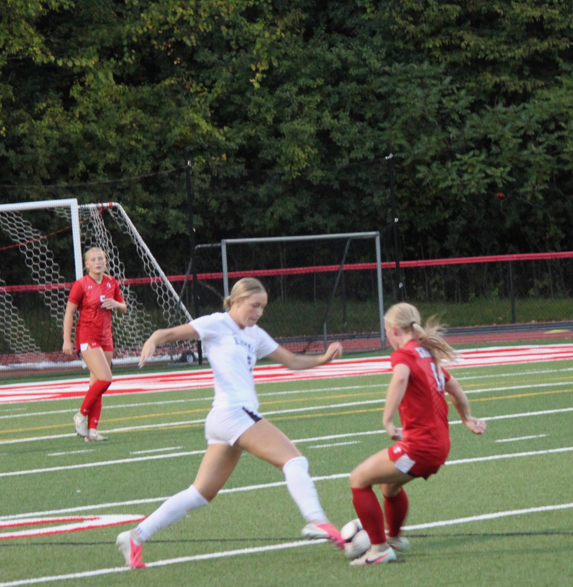 Thursday Girls' Soccer Wrap: Isaman's late goal lifts Warsaw; Riley's hat trick keeps Sutherland unbeaten